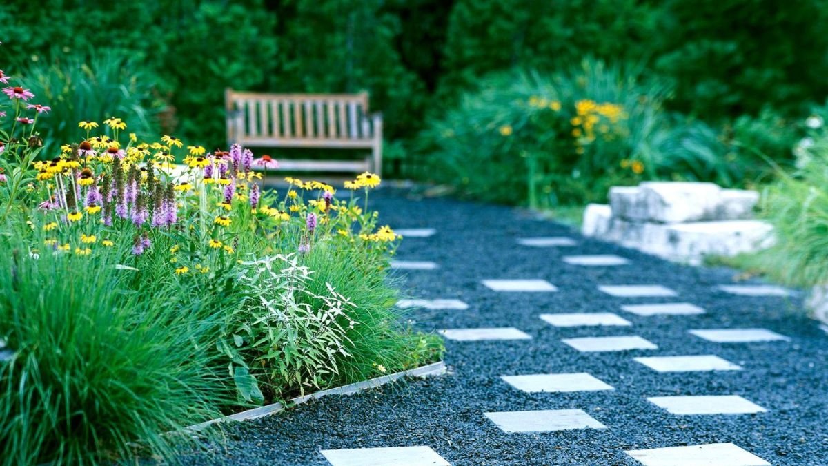 5 Gorgeous Slab-Walkway Flower Beds